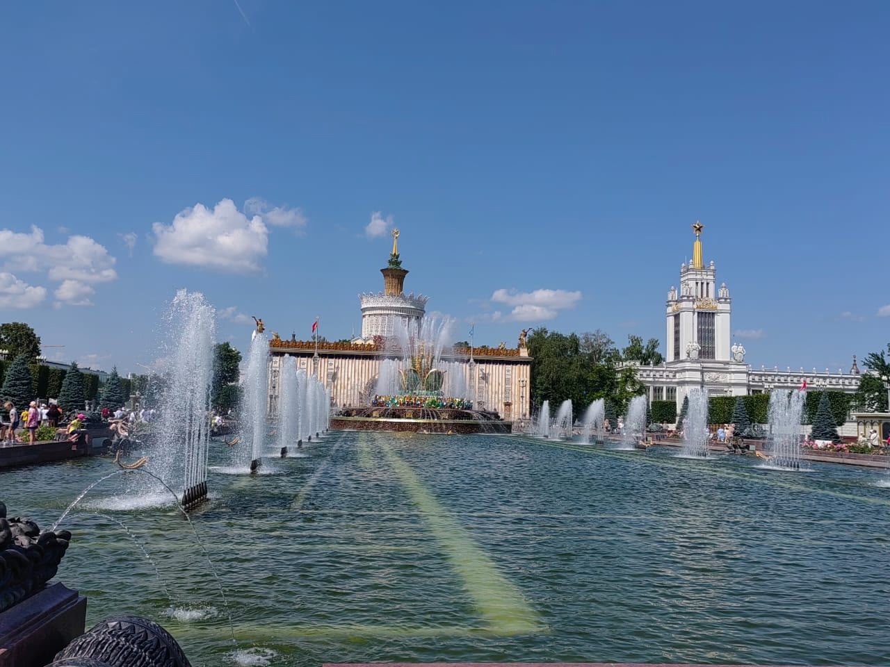 «Столичный дуэт: Красная площадь и ВДНХ»